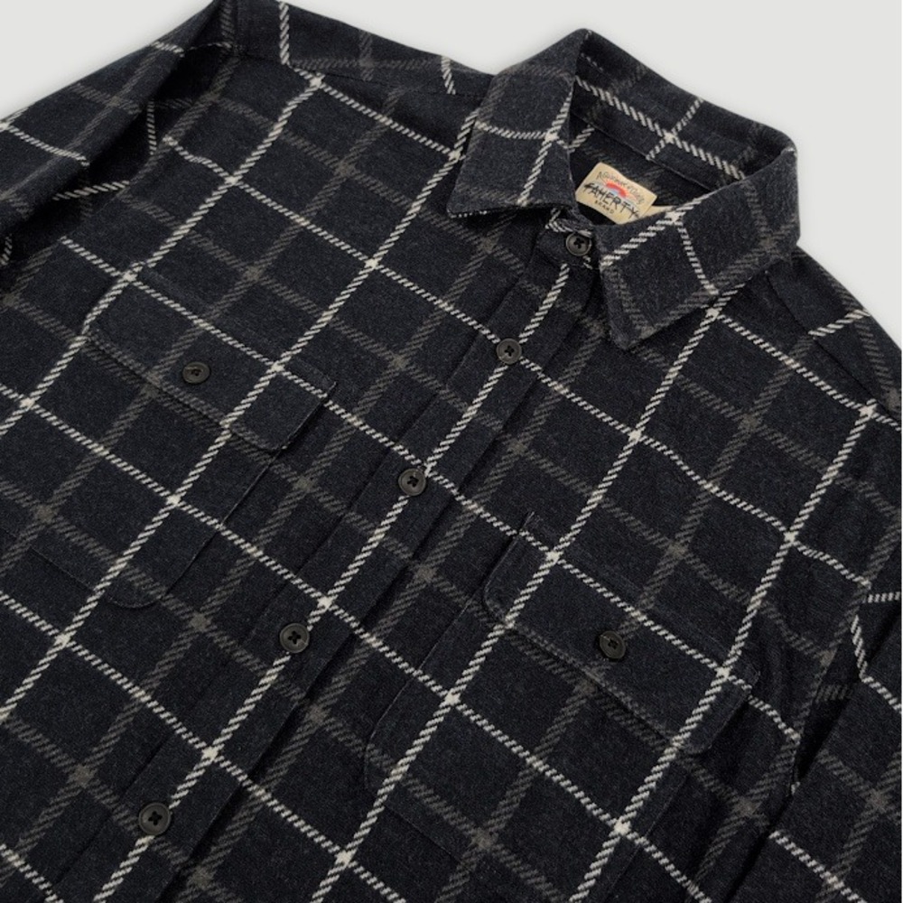 Faherty Legend Sweater Shirt Mens Large Navy Blue Plaid Flannel Knit Stretch